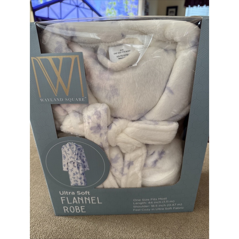 Wayland Square purple & white Ultra Soft Flannel Robe One Size Fits Most (AH)